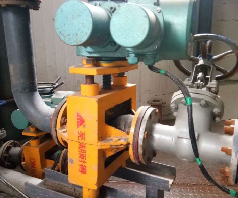 電動(dòng)裸式管夾閥使用現(xiàn)場(chǎng)